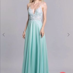 Original Dave and Johnny mint green gown. Absolutely stunning. Worn once.